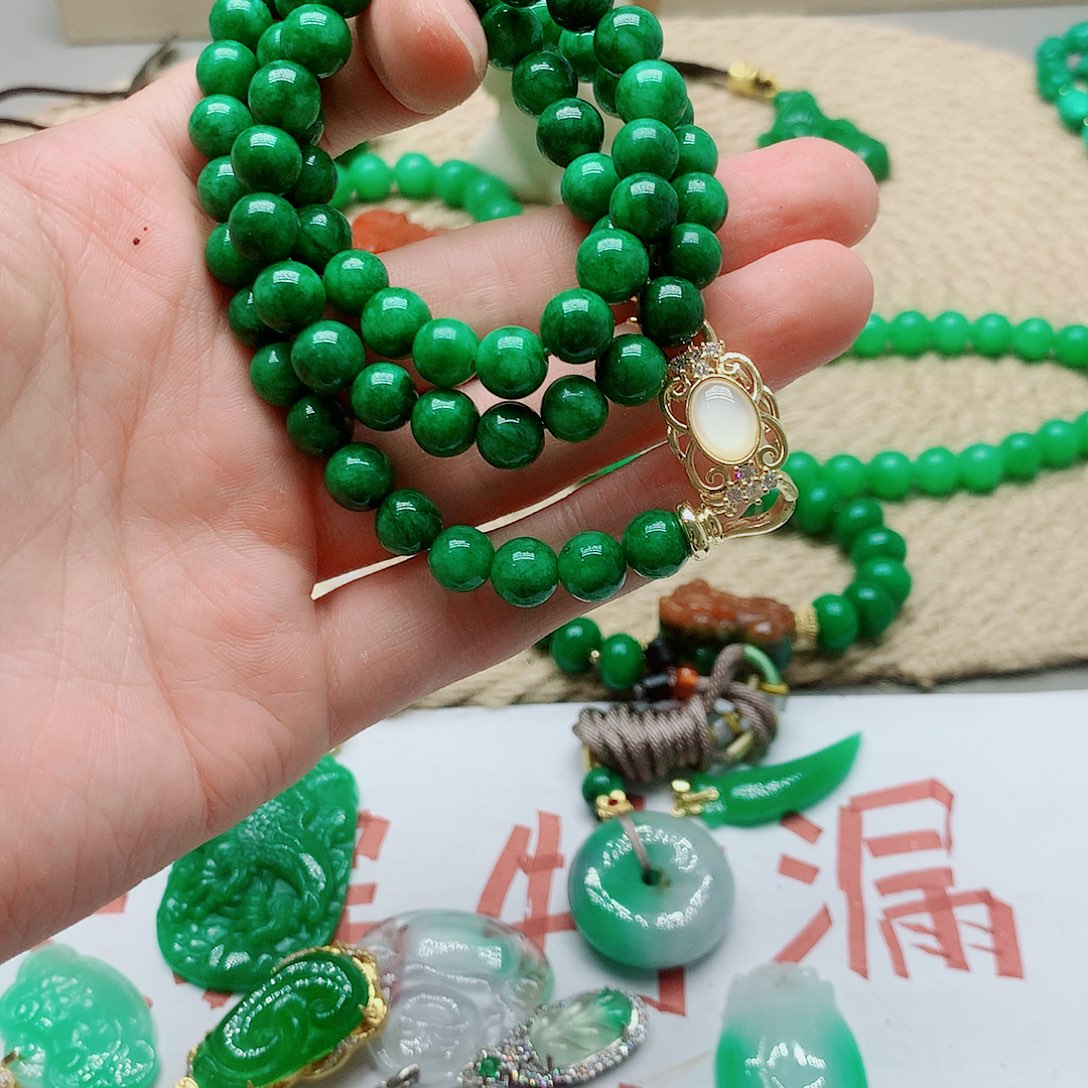 翡翠未镶嵌颈饰一图一物 实物为准
