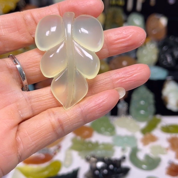 蛇纹石玉未镶嵌吊坠(赠链)