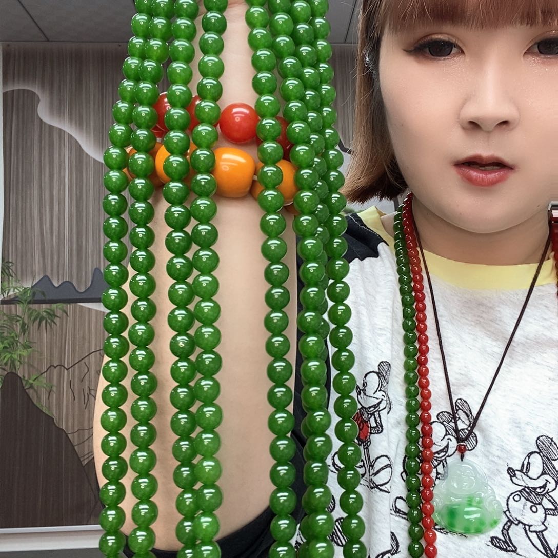 蛇纹石玉颈饰未镶嵌