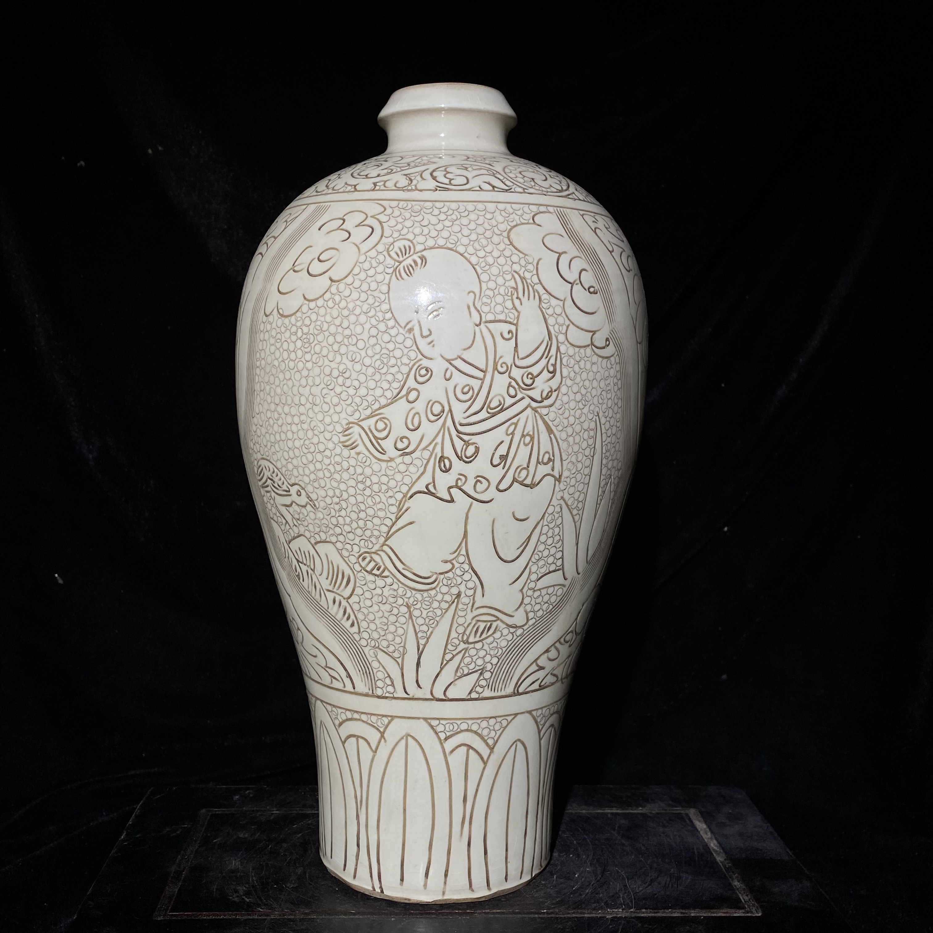 磁州窑登封窑珍珠底梅瓶婴戏瓶