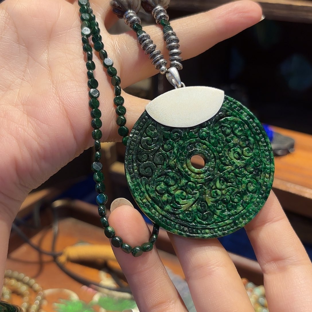 翡翠颈饰未镶嵌原创