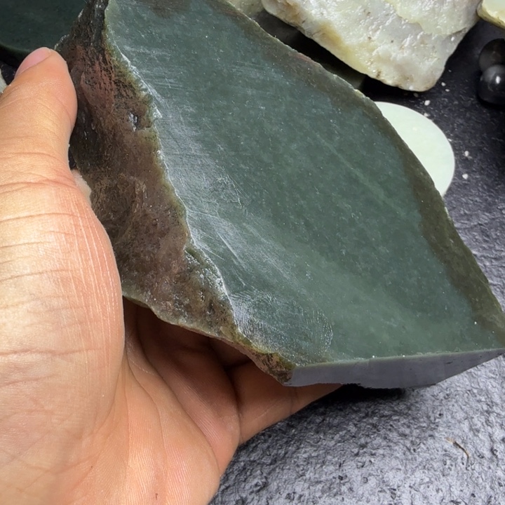 和田玉（糖玉）未镶嵌珠宝奇石