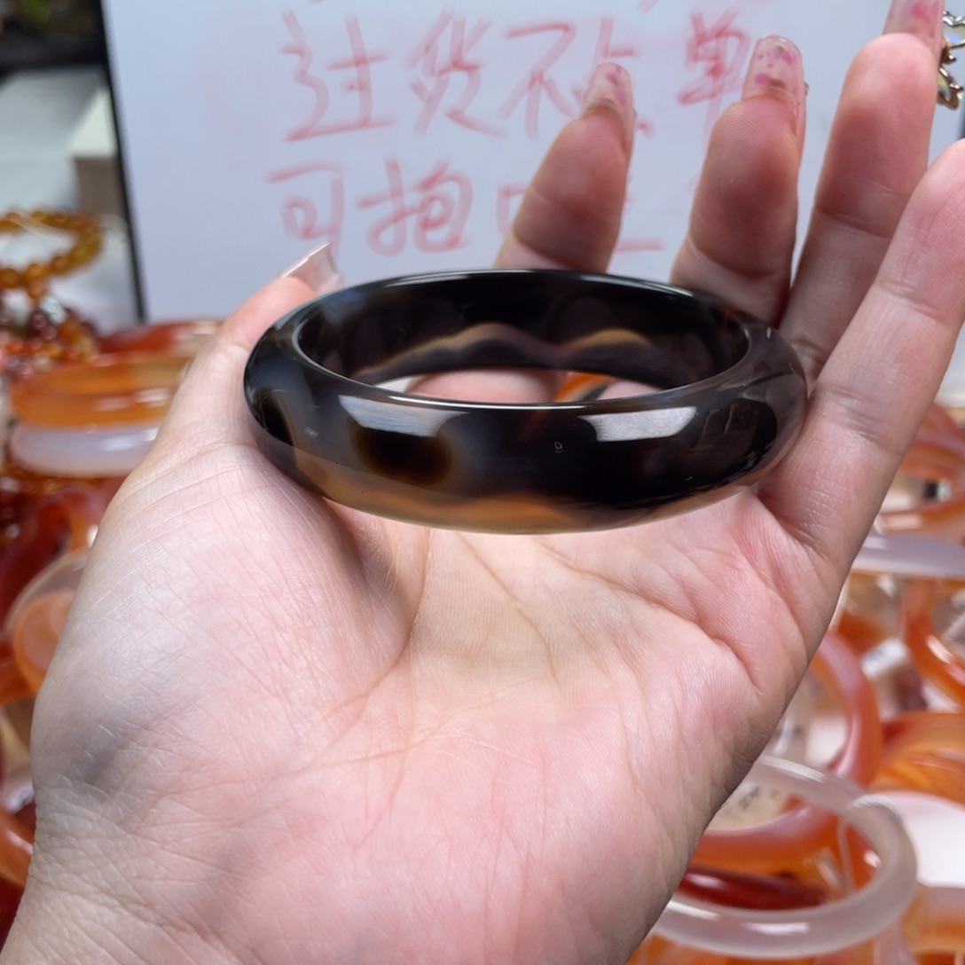 玛瑙/玉髓手镯未镶嵌