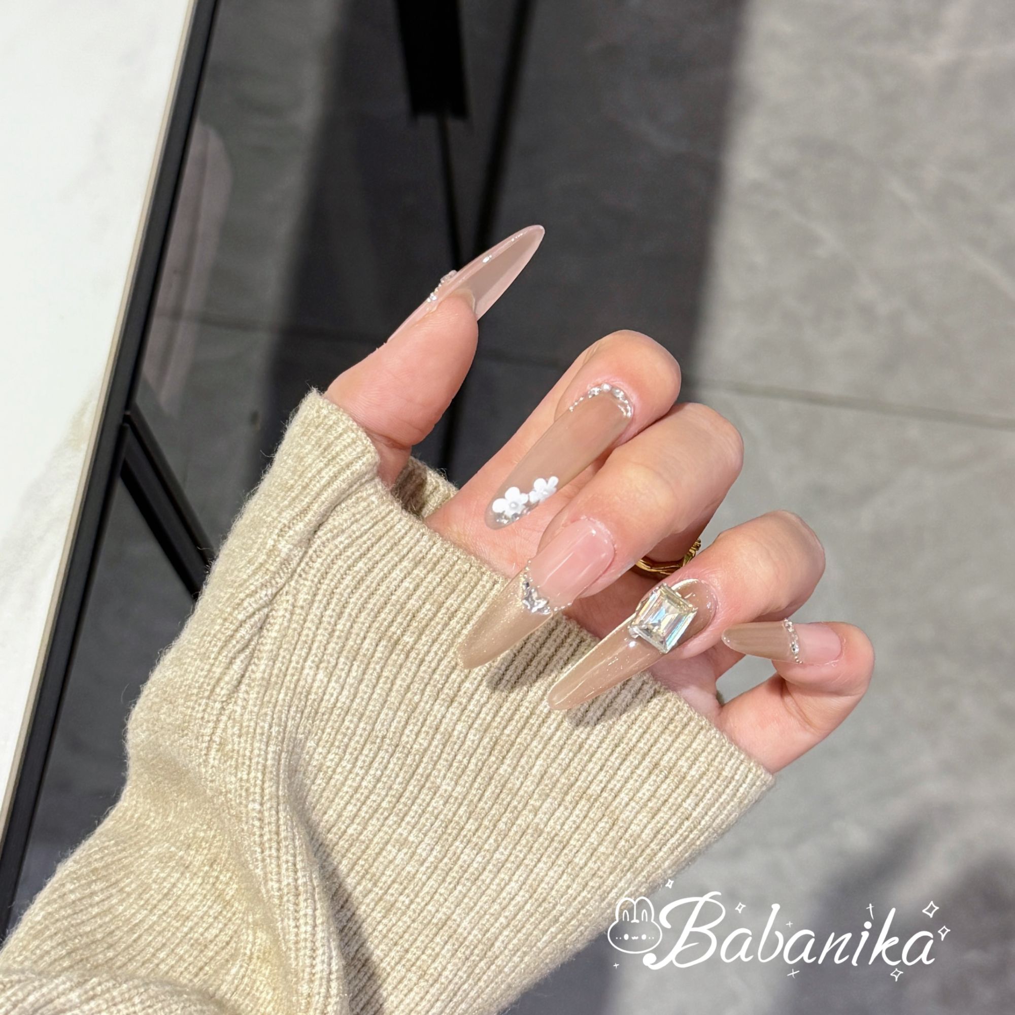 【解语花】Babanika-高级感渐变猫眼显白手绘穿戴甲