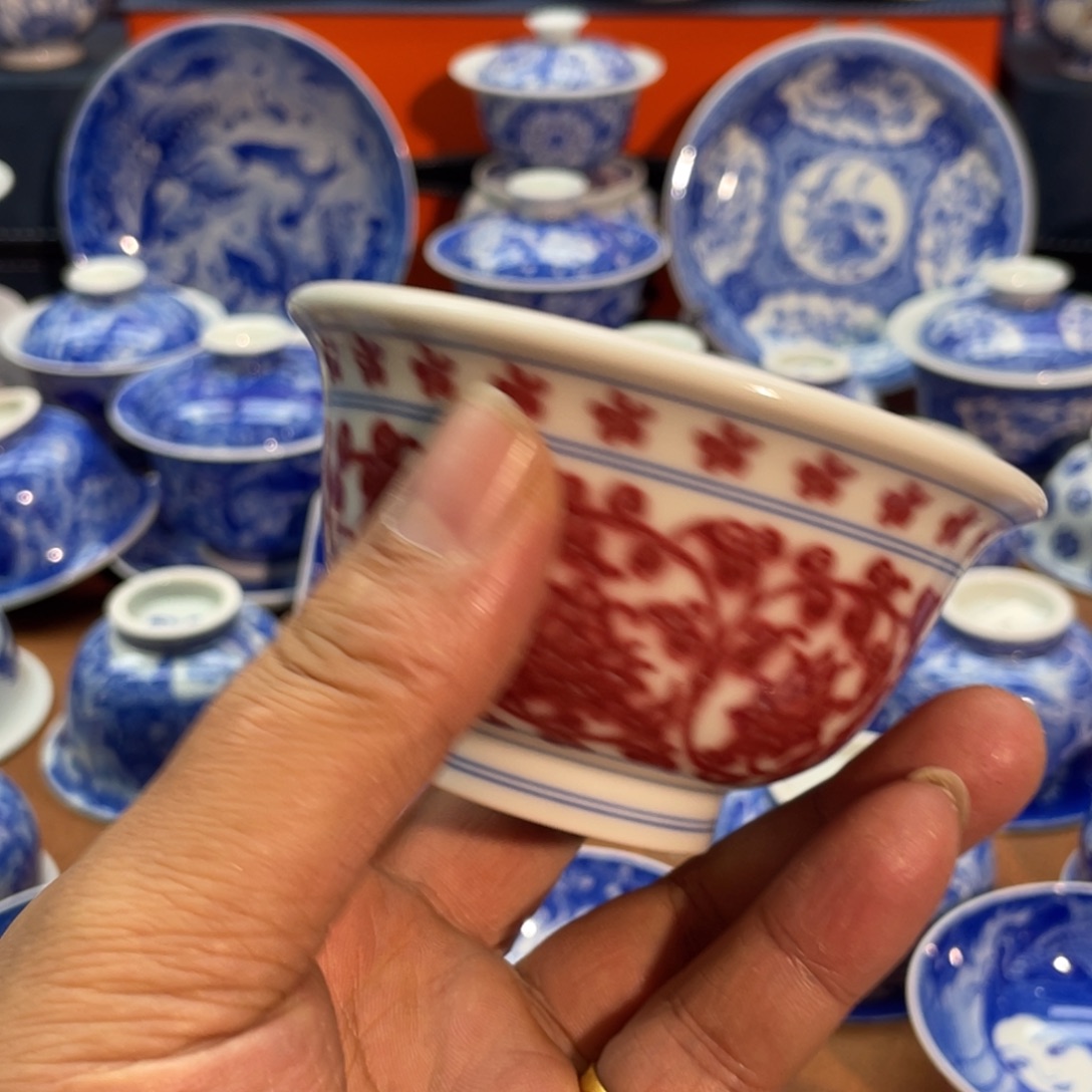 J****釉里红满绘压手杯