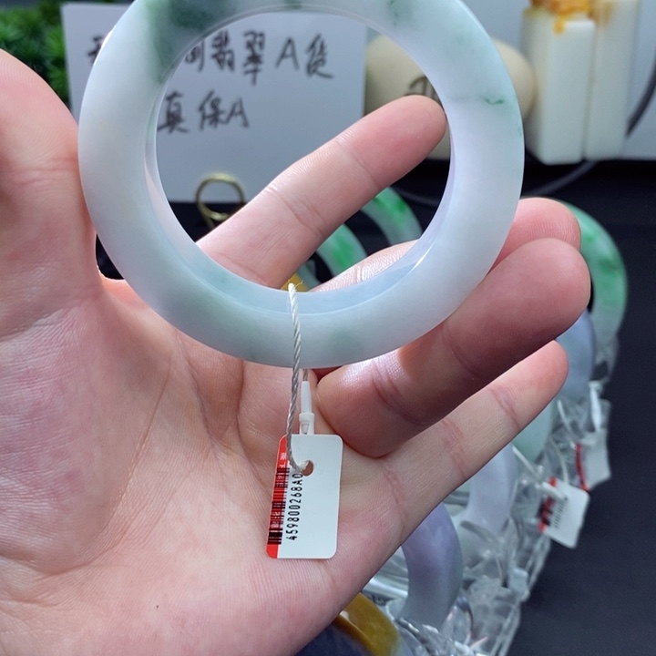 未镶嵌天然翡翠手镯定制翡翠