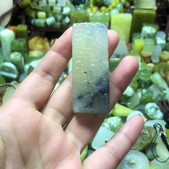 未镶嵌岫玉吊坠岫