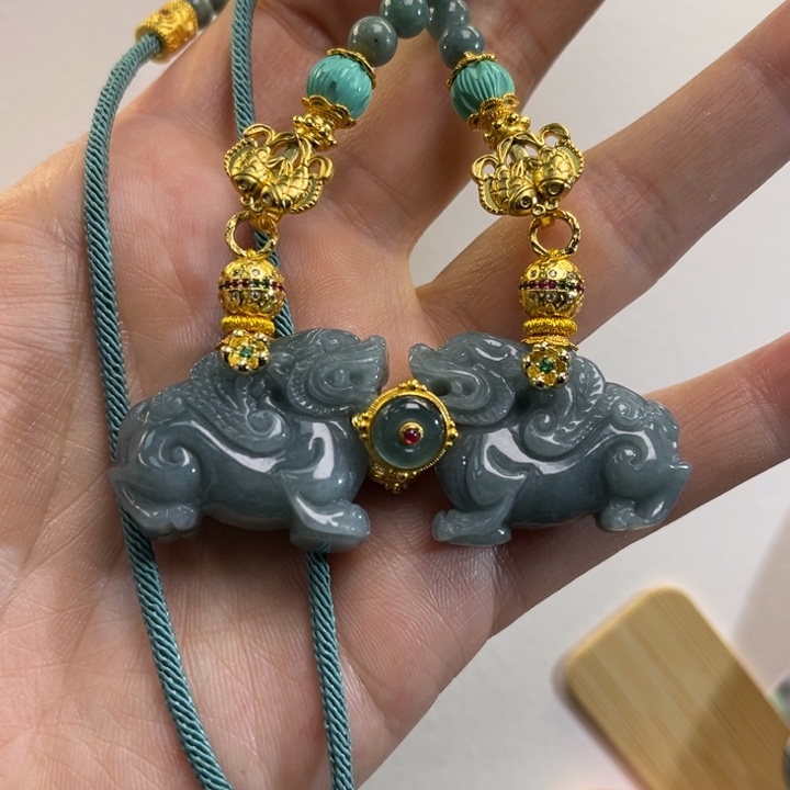 翡翠吊坠(赠链)未镶嵌代编织