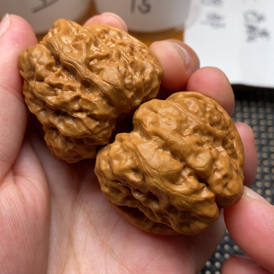 文玩核桃吊坠边39左右