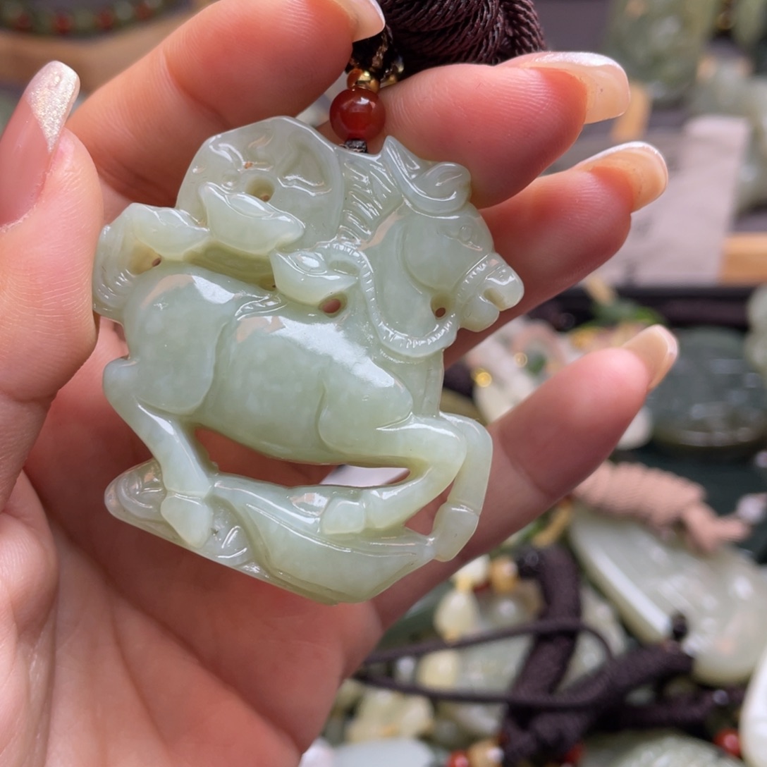 和田玉颈饰未镶嵌