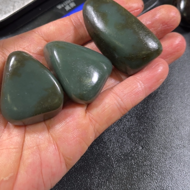 和田玉未镶嵌珠宝奇石