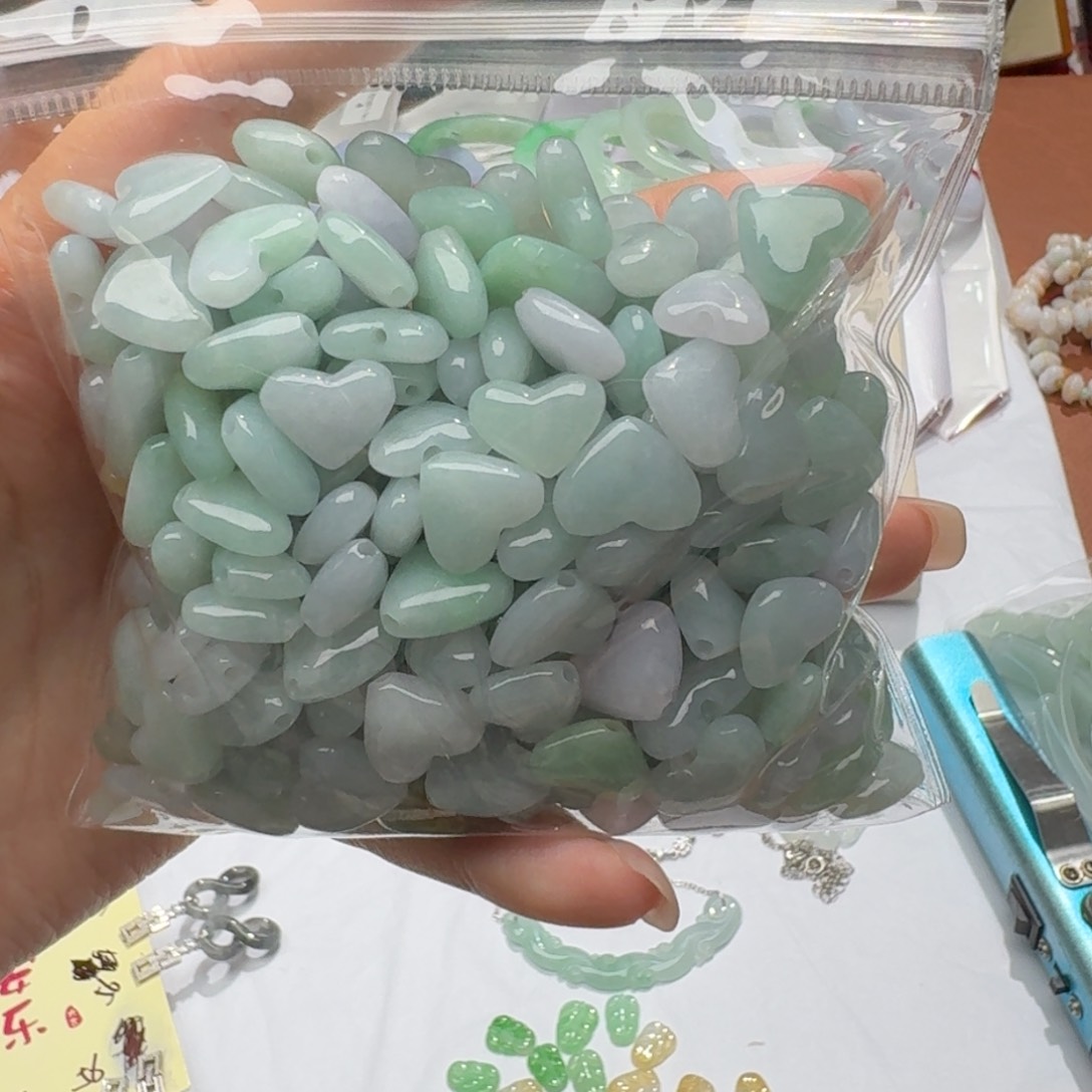 未镶嵌挂件翡翠福利10个，不包邮，拍邮费发货