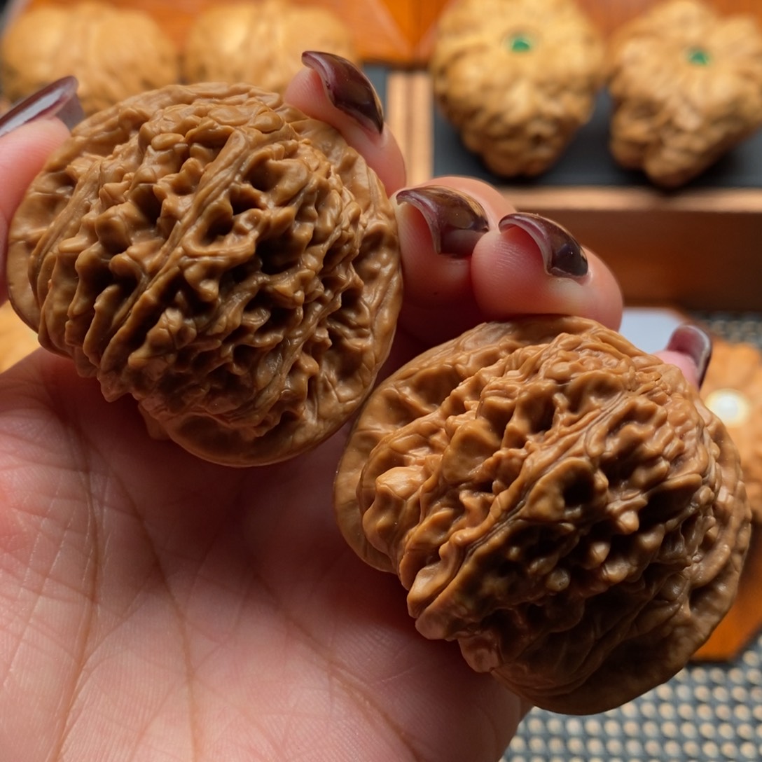 文玩核桃把件44尺寸全品山地楼