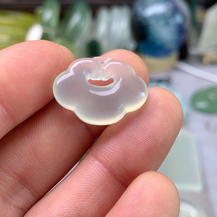 蛇纹石玉挂坠未镶嵌