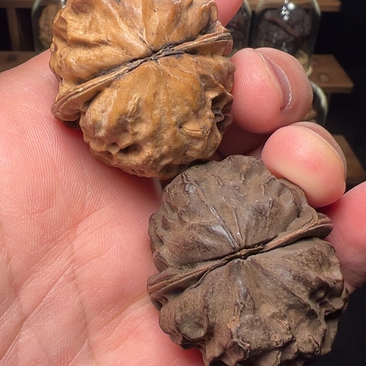 文玩核桃把件水晶元宝39mm