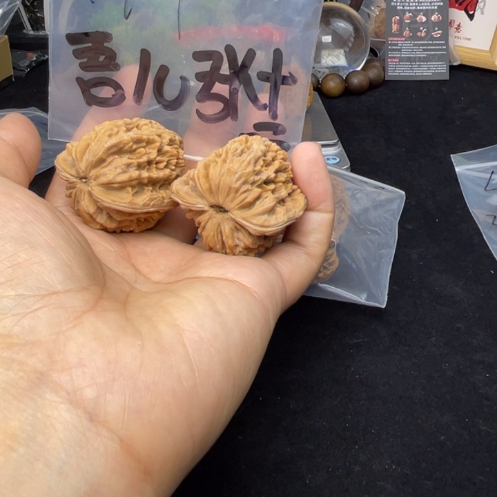 文玩核桃把件吾***二四座楼