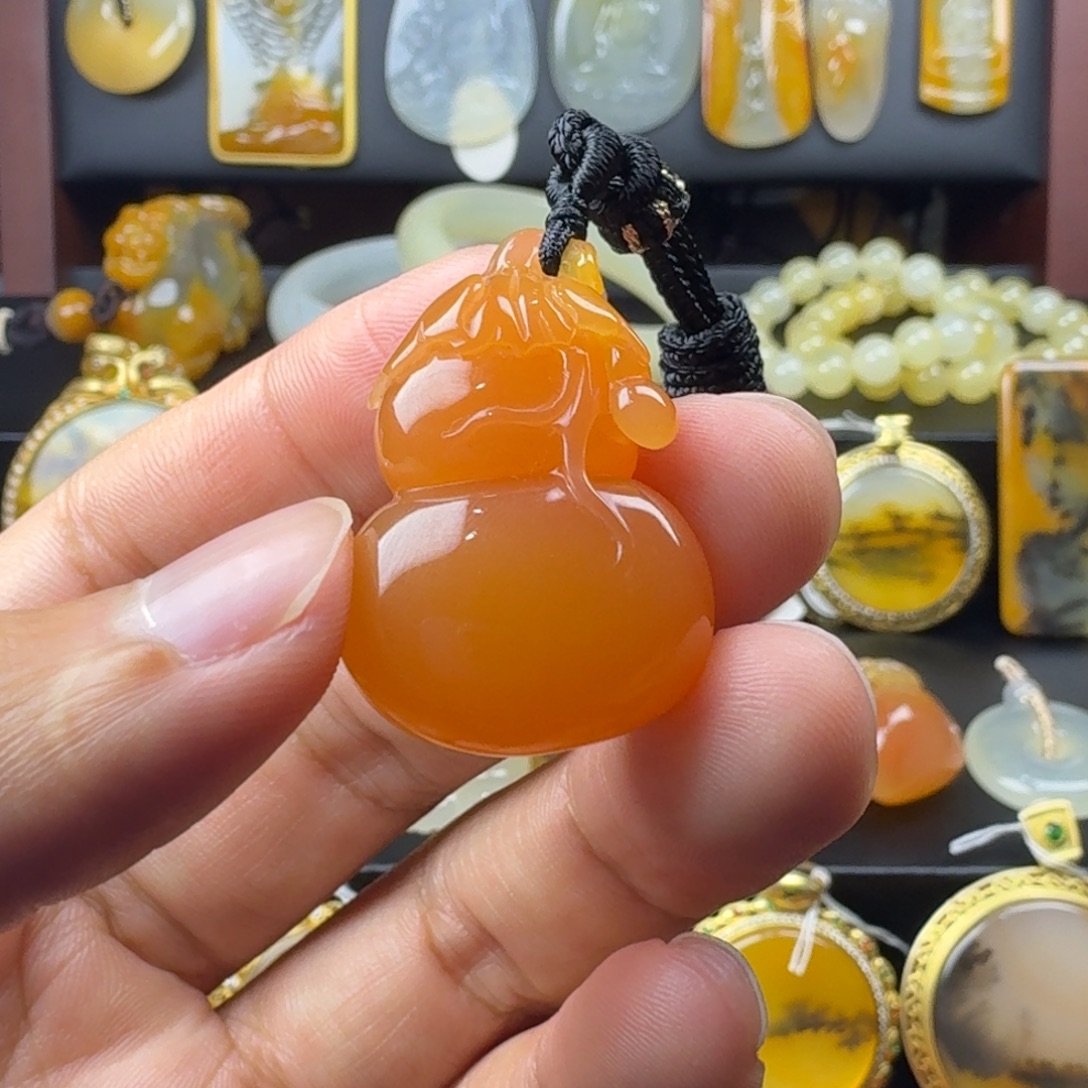 石英质玉（黄龙玉）未镶嵌吊坠(不含链)