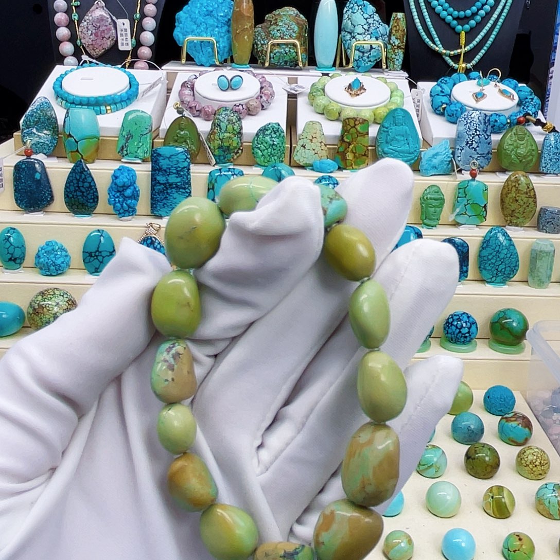 绿松石未镶嵌颈饰