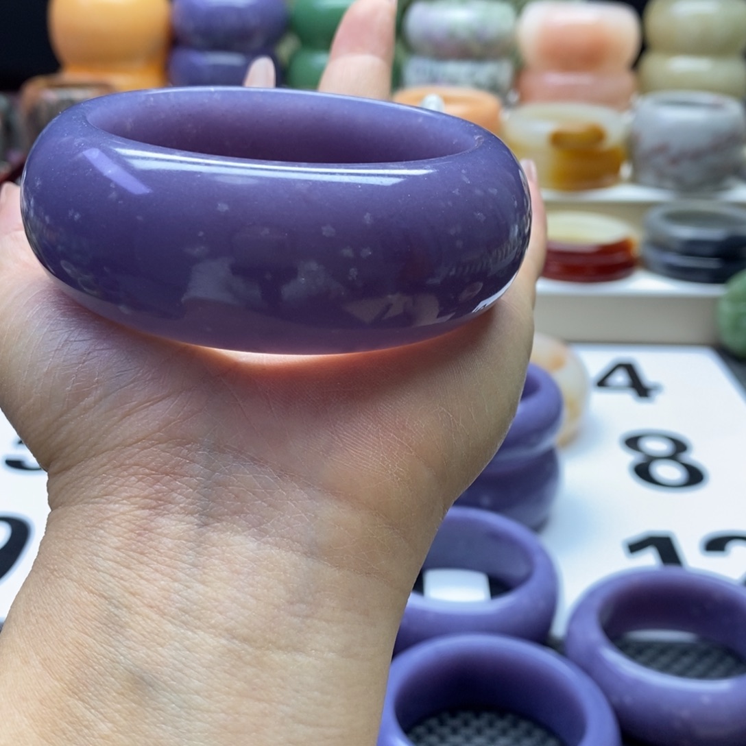 森***若石英质玉未镶嵌手镯