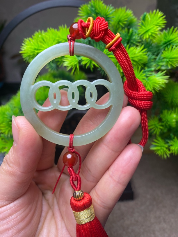 新疆且末糖白奥迪车挂精品