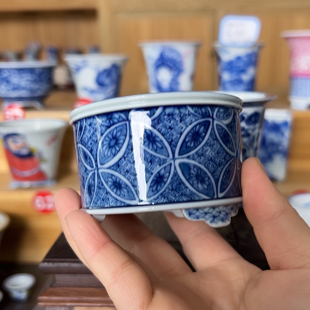 朱***e墨奈手绘陶瓷花盆