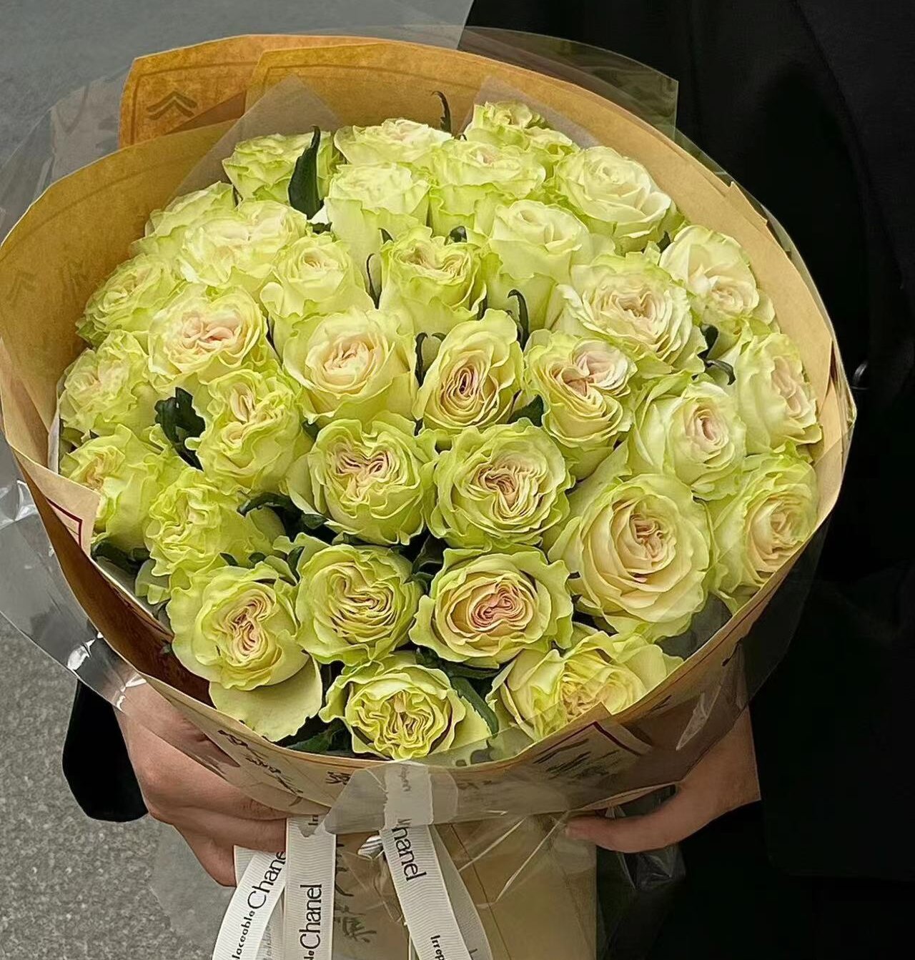 琉璃翠玫瑰  相同地址任意两单送配草一束