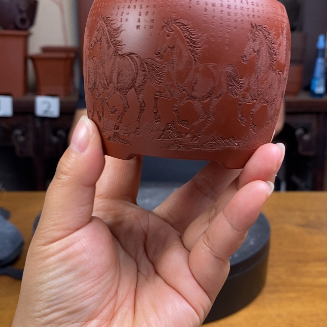 紫砂货号一只八骏图