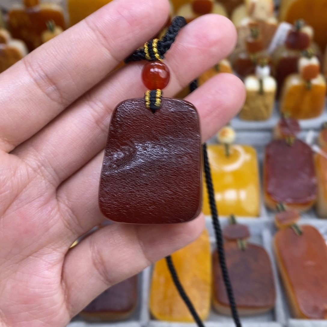 蜜蜡未镶嵌珠宝奇石