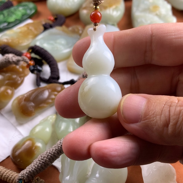 未镶嵌和田玉挂件