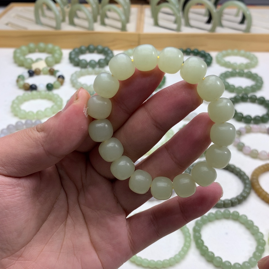 和田玉手串（哑光蜂蜜水12）未镶嵌