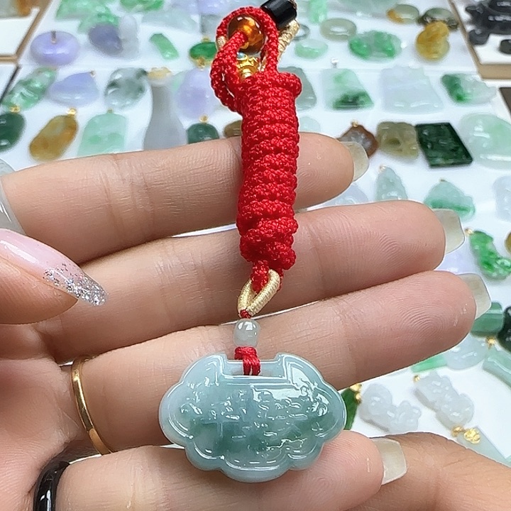 翡翠颈饰未镶嵌平安锁