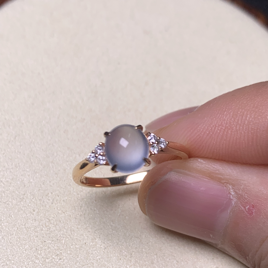 18k金玫瑰金镶天然钻石冰种翡翠蛋面戒指