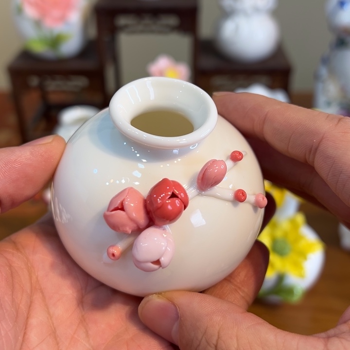 手工精致陶瓷摆件