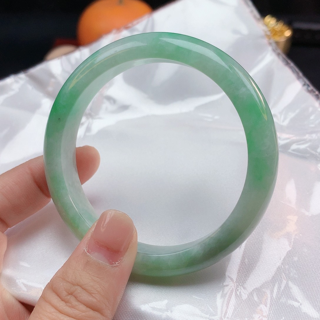 翡翠手镯未镶嵌57圈2045