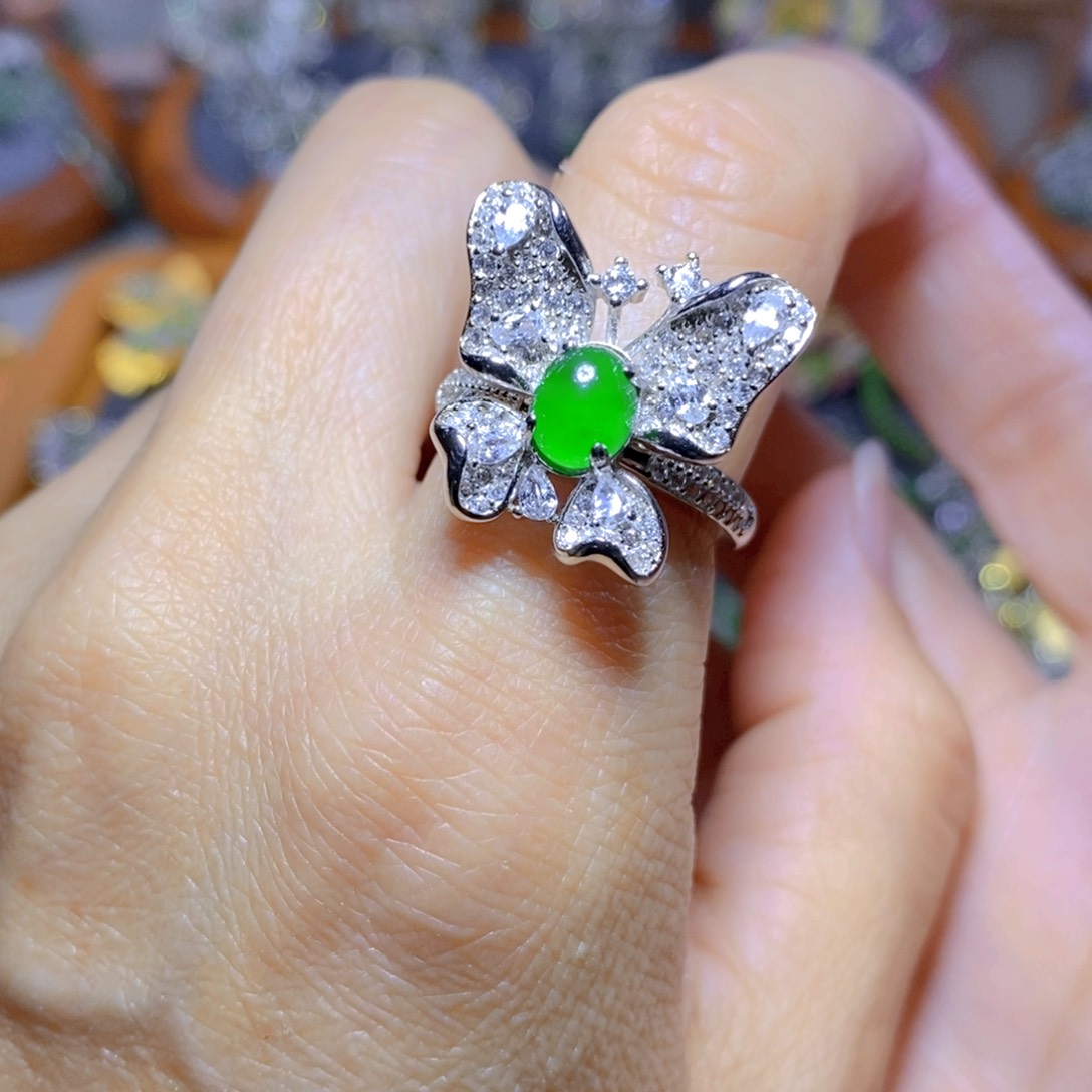 翡翠颈饰银S925镶嵌天然翡翠