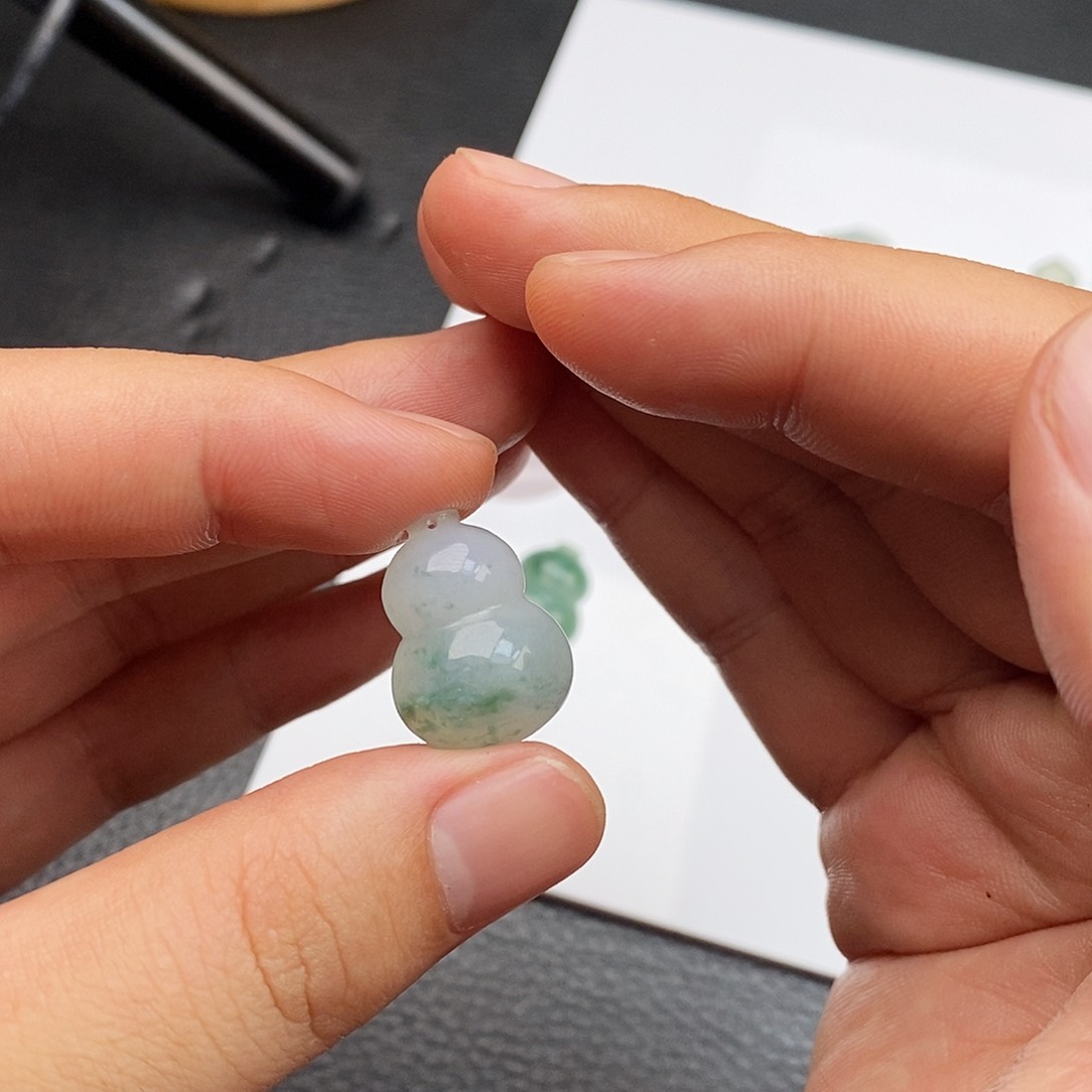 颈饰未镶嵌翡翠葫芦