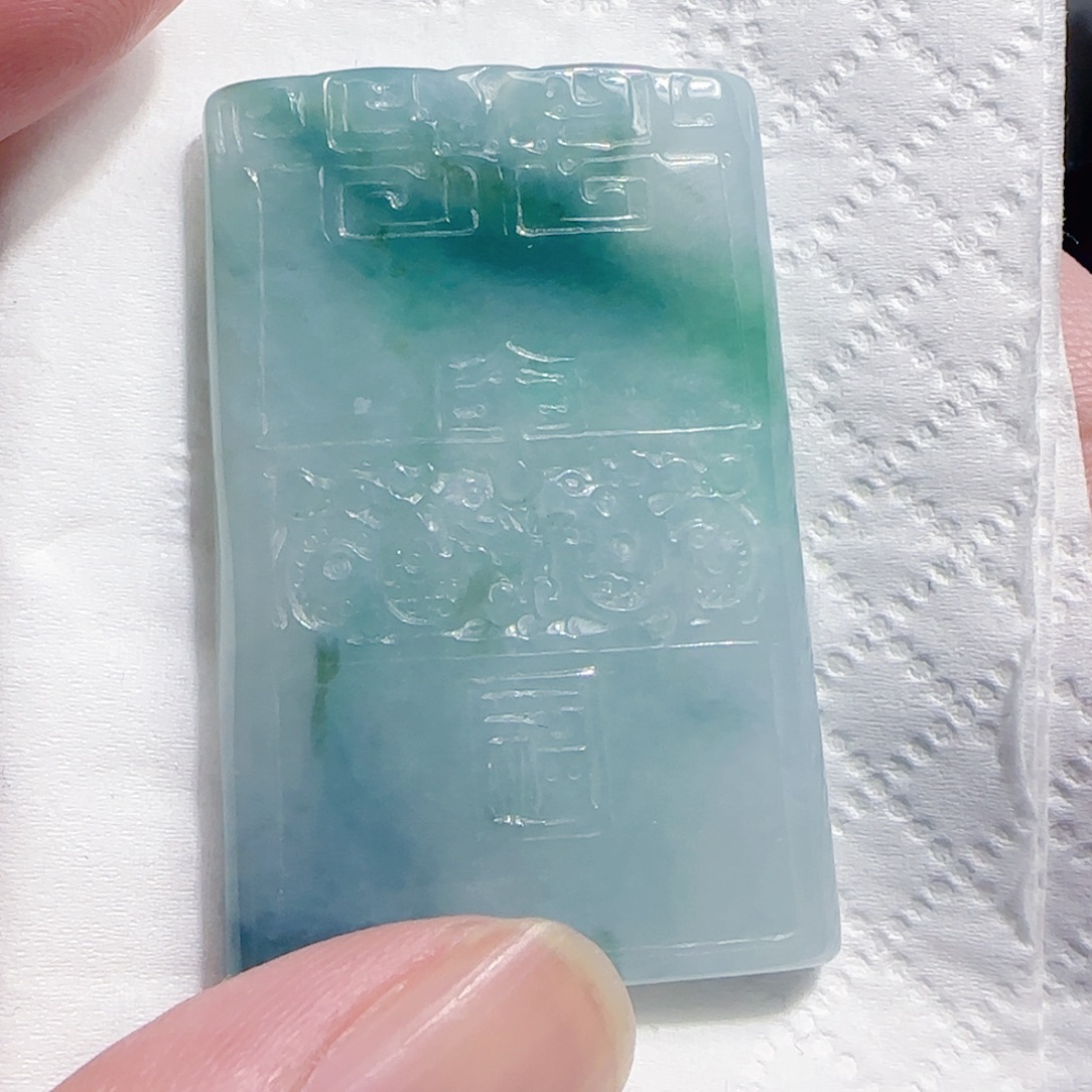 翡翠未镶嵌颈饰无事牌