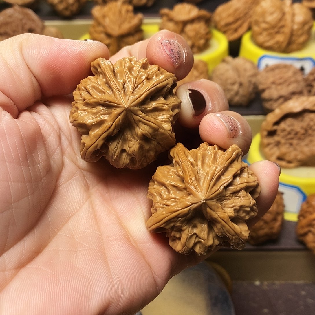 吊坠文玩核桃凄冷