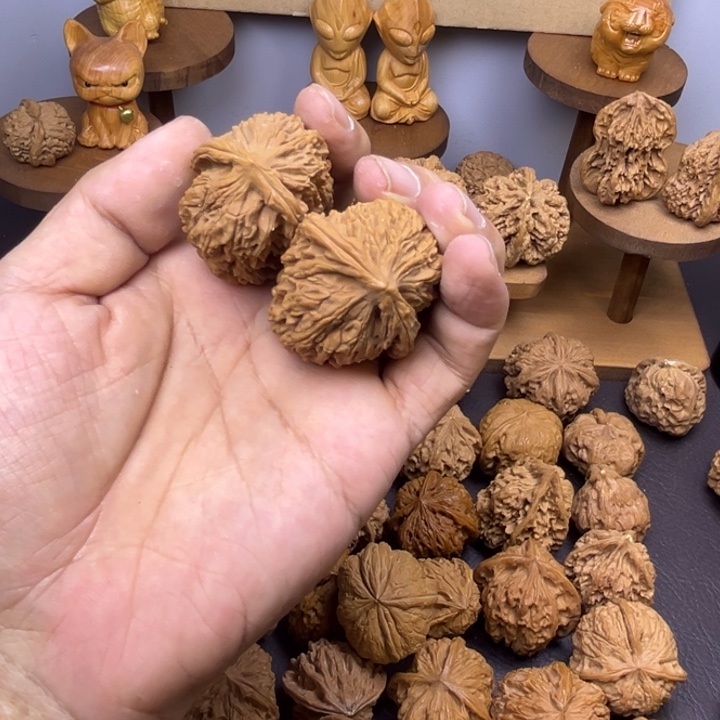 善***意吊坠桃核南疆半壁微瑕疵