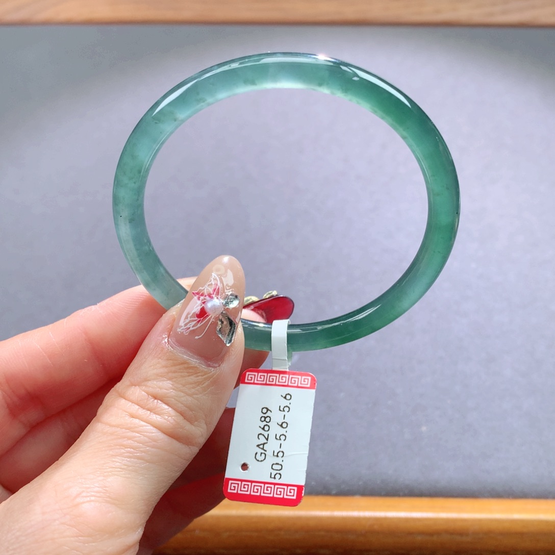 翡翠手镯未镶嵌天然翡翠手镯