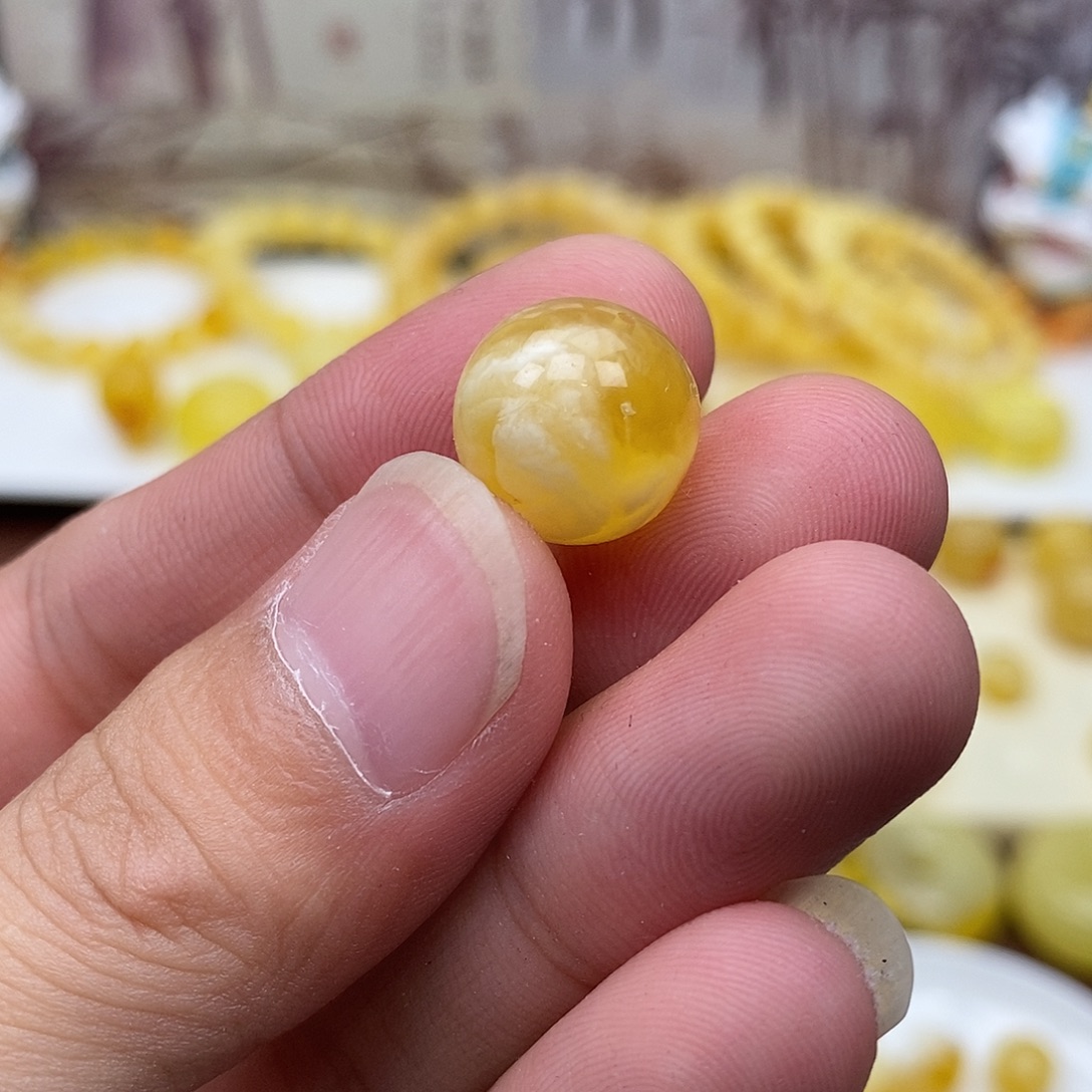 琥珀未镶嵌珠宝奇石