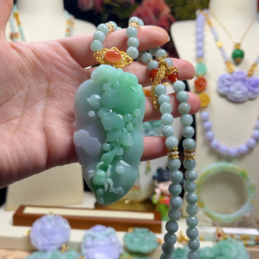 翡翠颈饰未镶嵌天然翡翠