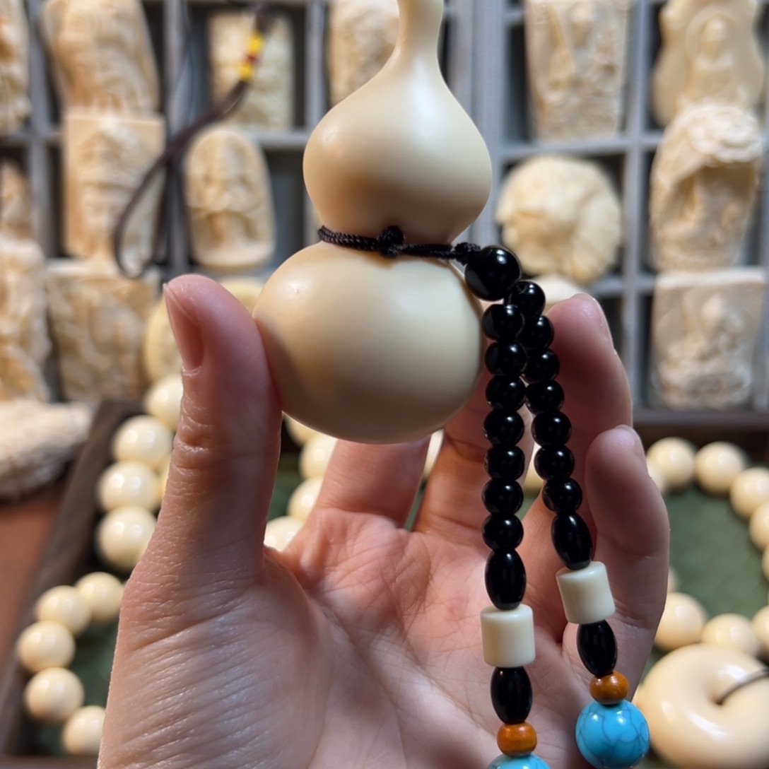 鹿角雕刻葫芦手把件