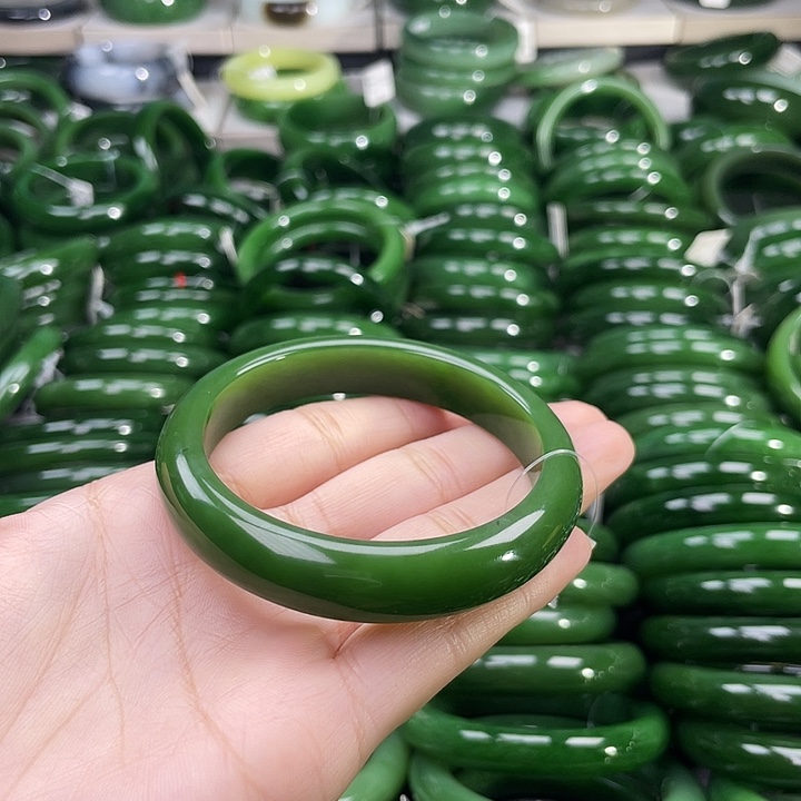 未镶嵌手镯和田玉（碧玉）