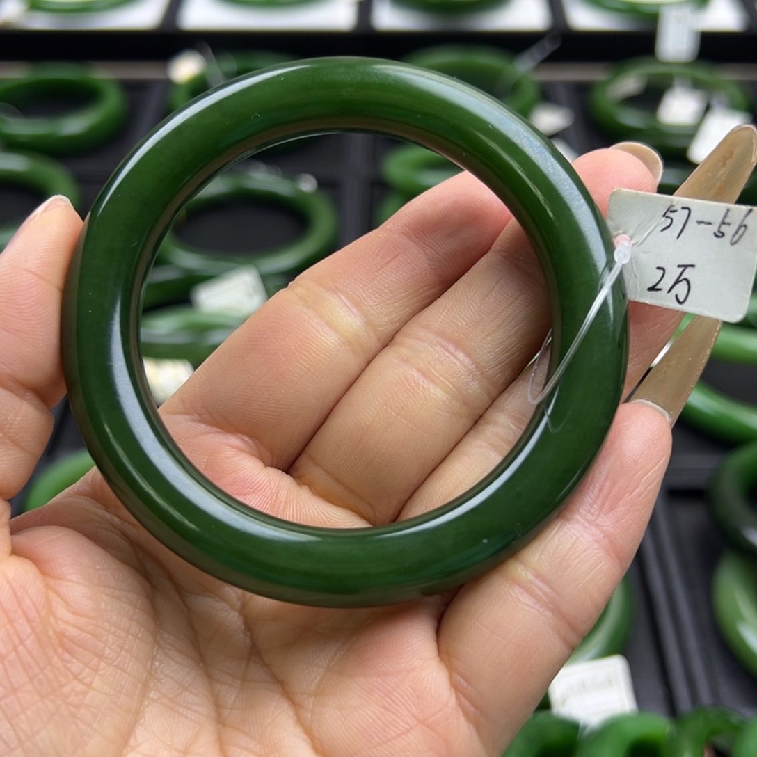 和田玉（碧玉）未镶嵌手镯 强推满色圆条