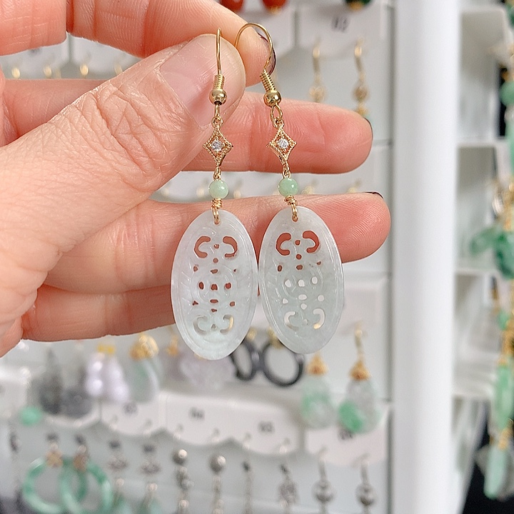 翡翠耳饰未镶嵌翡翠