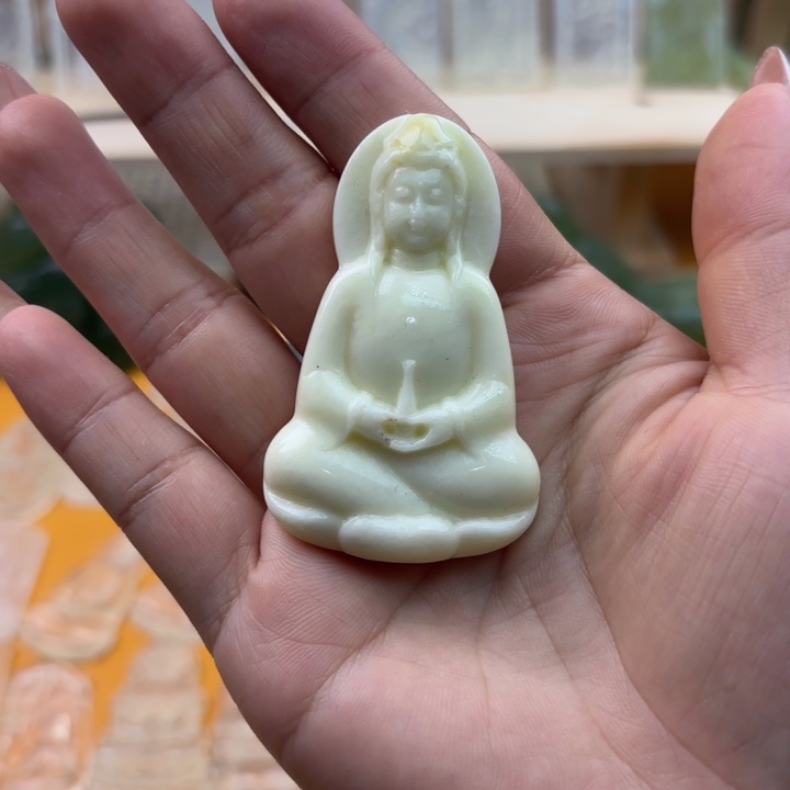 岫玉未镶嵌吊坠(赠链)瓷白观音