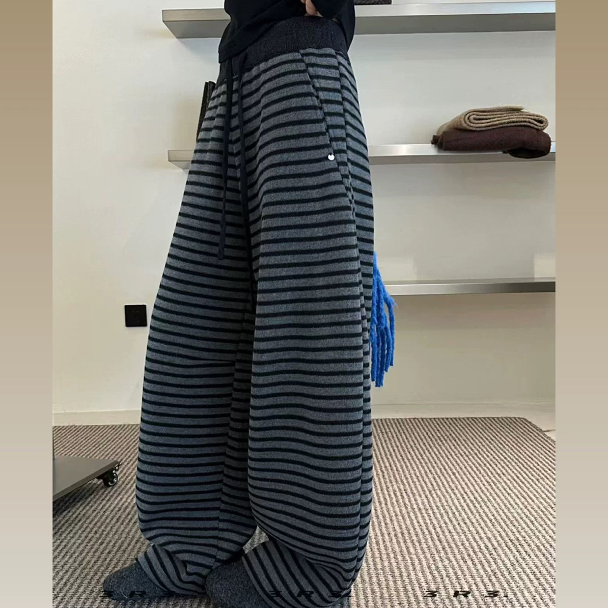 欢欢家16056冬季加绒加厚条纹高腰抽绳宽松显瘦阔腿弯刀休闲裤