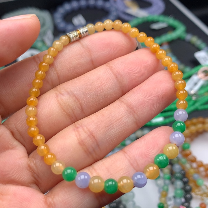 翡翠手镯未镶嵌卡