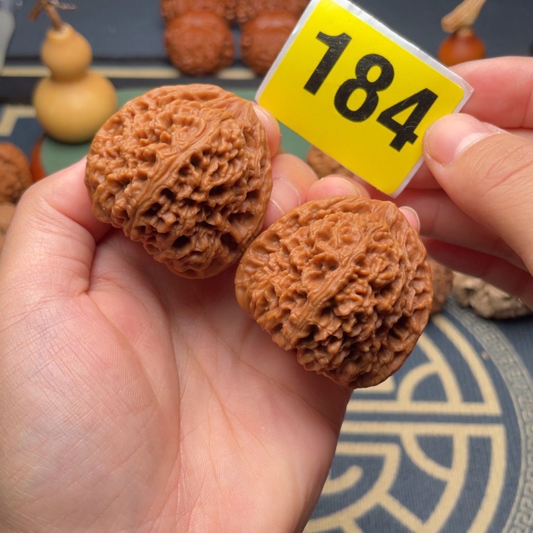 文玩核桃把件42.5全品三角南疆石184号